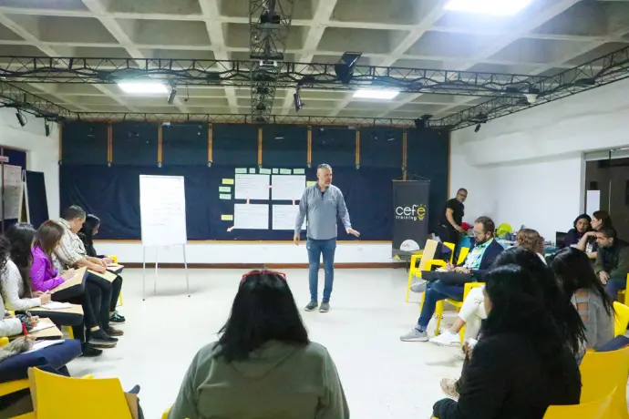 Cesar Mora Consultor