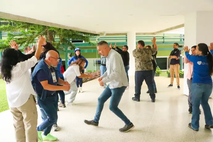 Cesar Mora facilitador